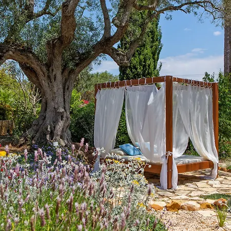 Quinta Bonita & Gardens 4*