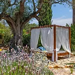 Quinta Bonita & Gardens 4*