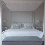 Quinta Bonita & Gardens 4*
