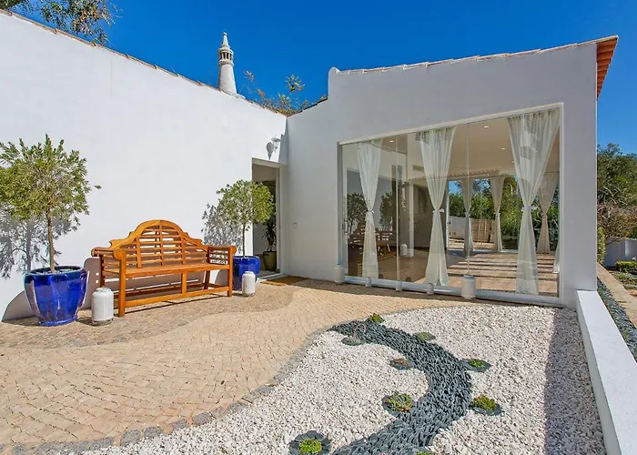 فندق Quinta Bonita & Gardens 4*