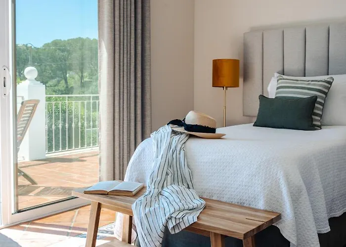 Quinta Bonita & Gardens 4*