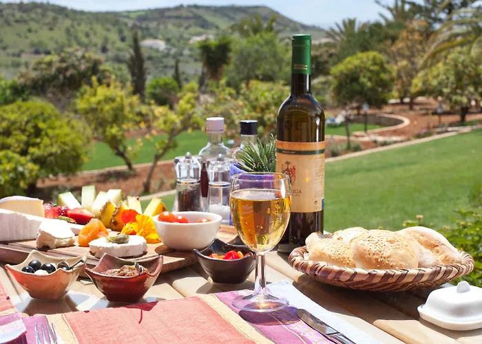 فندق Quinta Bonita & Gardens 4*