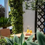 מלון Quinta Bonita & Gardens