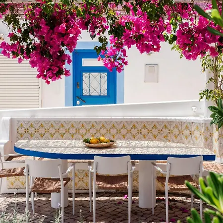 Quinta Bonita & Gardens Hotel