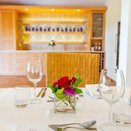 Hotel Quinta Bonita & Gardens 4*
