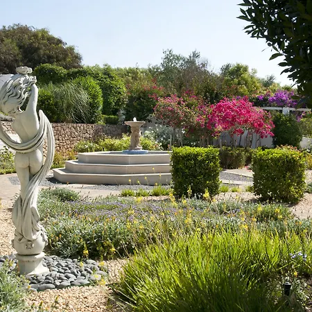 Hotel Quinta Bonita & Gardens 4*